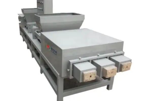 Wood Block Cut Saw Machine Used for Cutting the Wood Board ,plank,wood Pallet Blocks into the Right Size You Want.